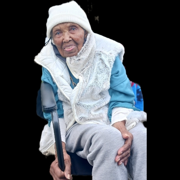 Women's Furry Reversible Vest - Picture 6 of 9